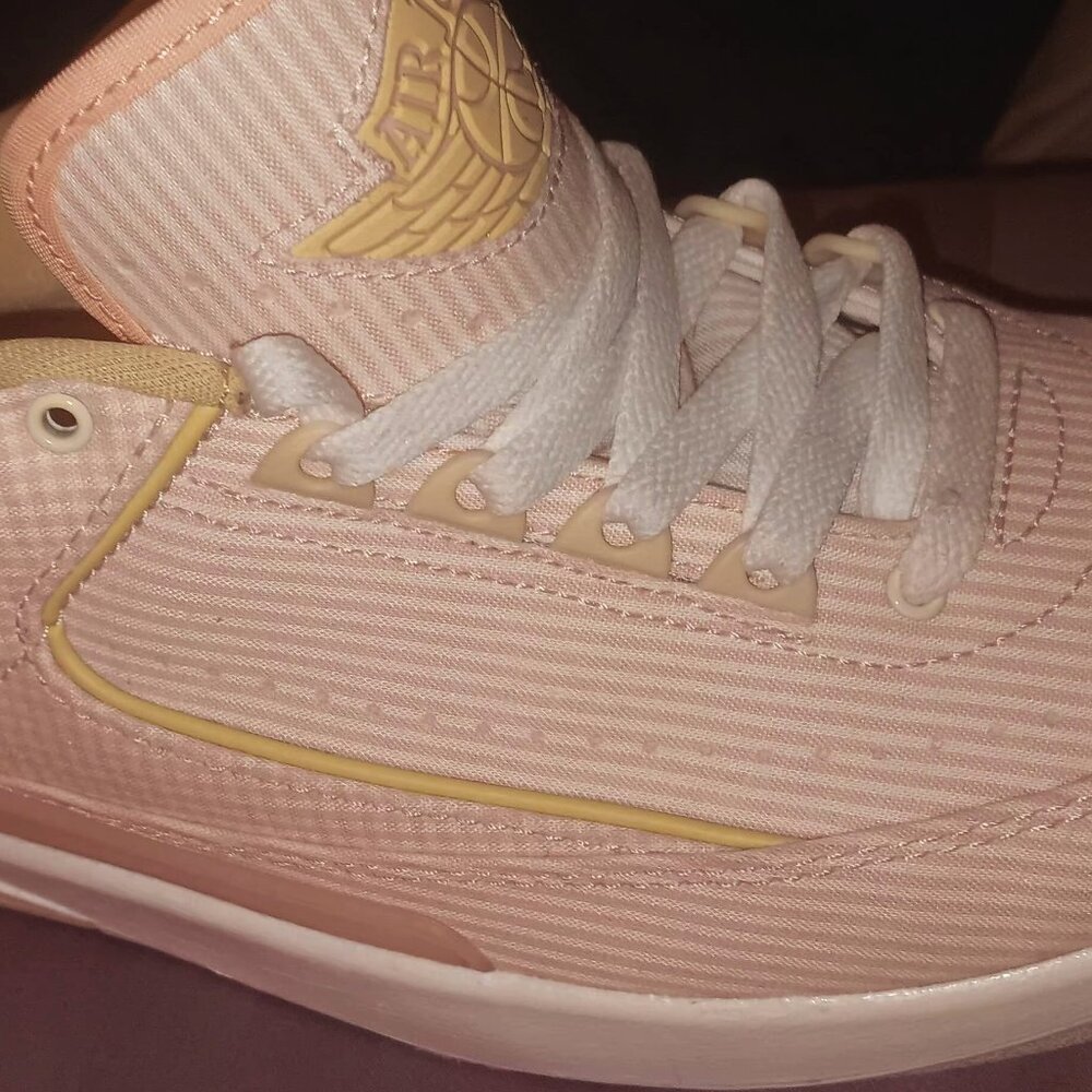 The Air Jordan 2 Retro Low 'Seersucker' Mens size 9.5 - Picture 3 of 8